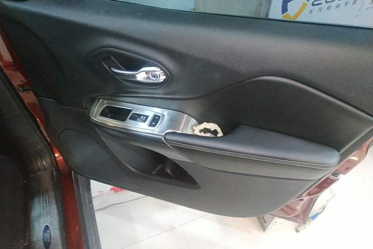 Used Jeep Cherokee 2016 2.4L Professional Smart Version