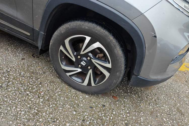 Used Baojun 510 2017 1.5L Automatic Luxury Model Right Front Wheel Hub