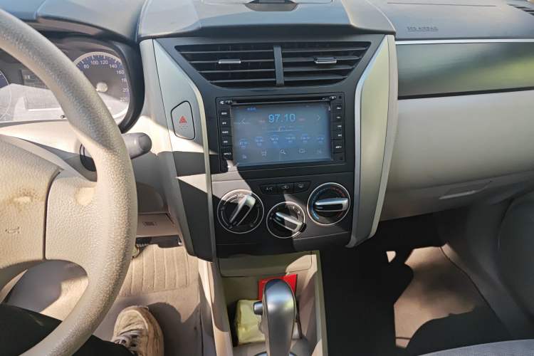 Used Venucia D50 2015 1.6L Automatic Fashion Edition
