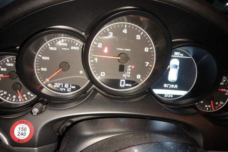 Used Porsche Cayenne 2015 Cayenne 3.0T Instrument Cluster