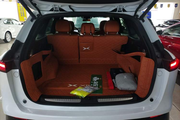 Used XPeng G9 2024 570 Pro Trunk