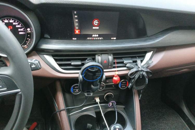 Used Alfa Romeo Stelvio 2017 2.0T 200HP Elite Edition
