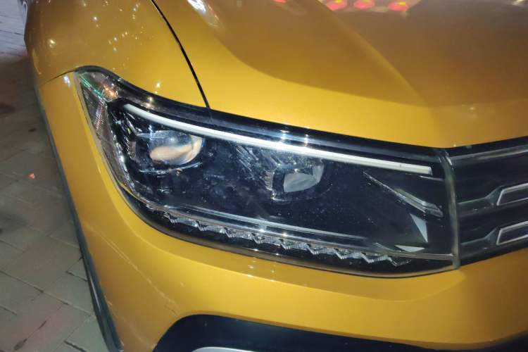 Used Volkswagen T-Cross 2019 1.5L Automatic Comfort Edition Right Front Headlight
