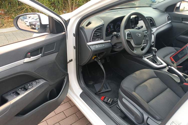 Used Hyundai Elantra (6th Generation / Lingdong) 2016 1.6L Automatic ZhiXuan – Elite Version