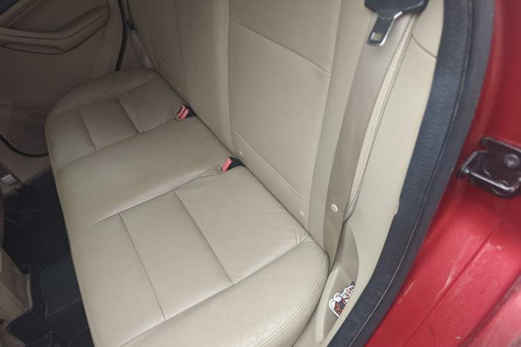 Used Ford Focus 2013 Hatchback Classic 1.8L Automatic Fashion Edition
