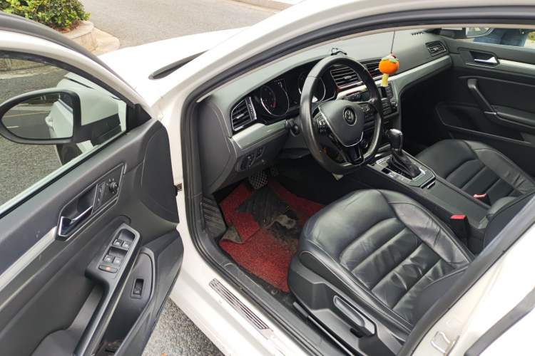 Used Volkswagen Lamando 2015 280TSI DSG Comfort Edition
