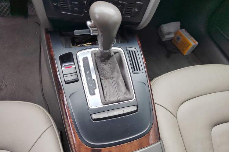 Used Audi A4L 2011 2.0 TFSI Comfort Model
