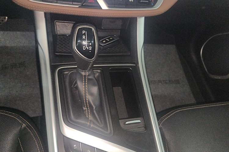 Used Geely Auto Vision X6 2018 1.4T CVT 4G Connected Luxury Version
