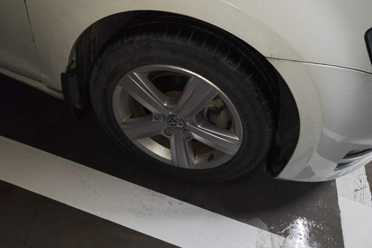 Used Volkswagen Golf 2014 1.4TSI Automatic Comfort Model Right Front Wheel Hub