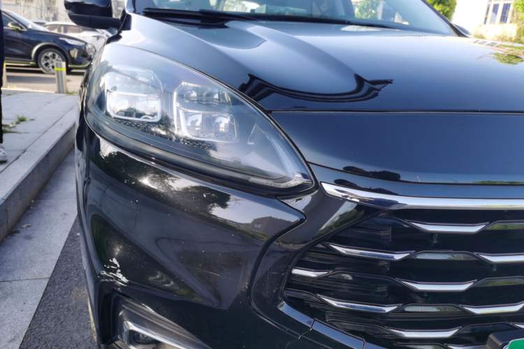 Used Ford Escape 2020 EcoBoost 245 Four-Wheel Drive Luxury Edition
