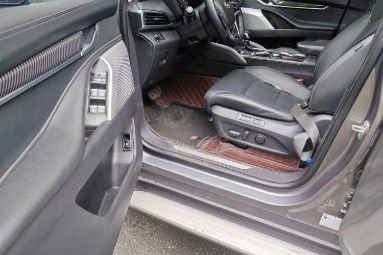 Used SAIC MAXUS D90  Driver Seat