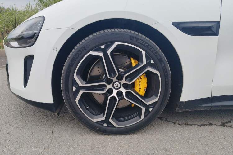 Used Xiaomi Auto SU7 2024 Four-Wheel Drive Ultra-Long Range Advanced Intelligent Driving Max Edition Exterior 4