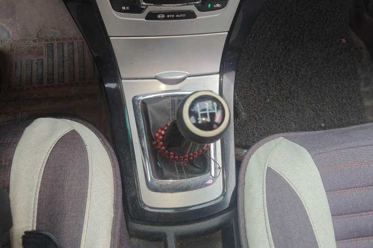 Used BYD Surui 2014 1.5L Manual Luxury Model Gear Lever