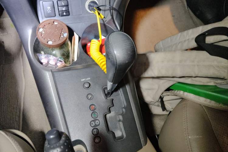 Used Toyota RAV4 2011 2.0L Automatic Luxury Edition Gear Lever