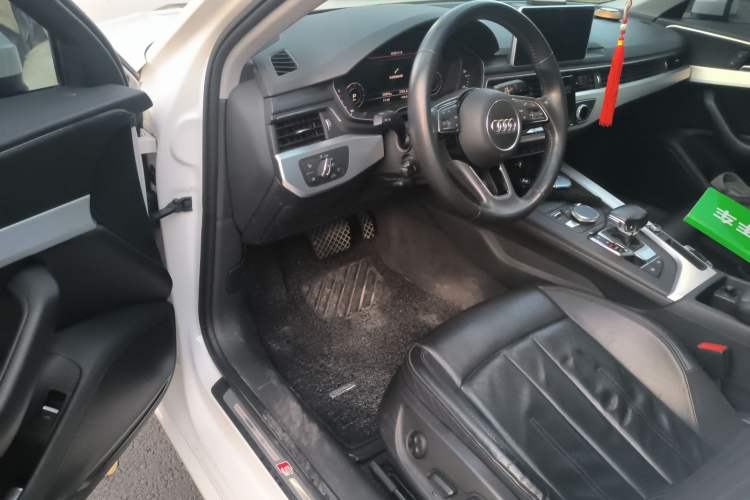 Used Audi A4L 2019 40 TFSI Fashion Version China V