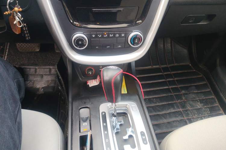 Used Bestune X80 2013 2.0L automatic comfort version
