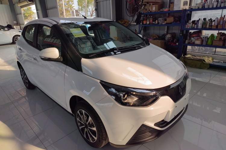 Used JMEV Xiao Qilin 2026 Model PLUS+ Comfort Version Front Right 45 Deg