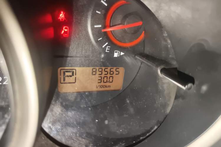 Used Nissan Sylphy 2012 Classic 1.6XE Automatic Comfort Edition Odometer Close Up