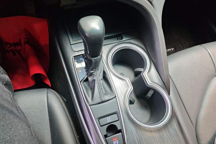 Used Toyota Camry 2021 2.0G Luxury Edition Gear Lever