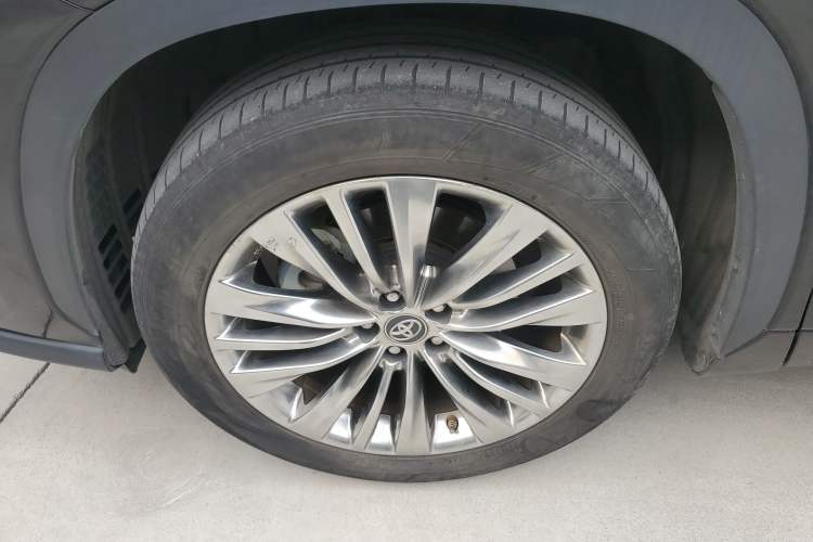 Used Toyota Highlander 2022 Dual-Engine 2.5L Two-Wheel Drive Prestige Edition 7-Seater Exterior 4