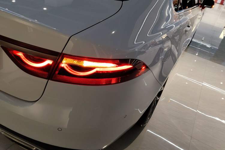 Used Jaguar XFL 2022 XFL 2.0T P250 Two-Wheel-Drive Elite Sport Edition
