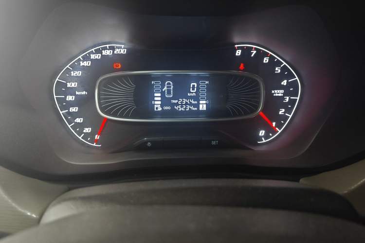 Used Baojun 510 2017 1.5L manual Comfort trim