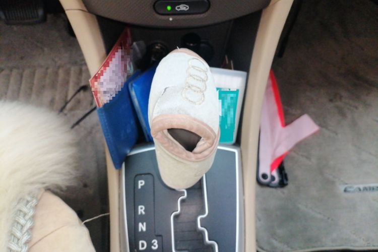 Used Hyundai Verna (older generation) 2010 Sedan 1.4L Automatic Fashionable GT Model Gear Lever