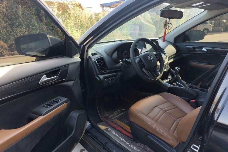 Used Dongfeng Fengdu MX5 2016 2.0L Manual Elite Edition
