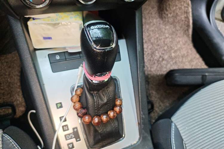 Used Skoda Octavia 2017 1.6L Automatic Chuanxing Edition Gear Lever
