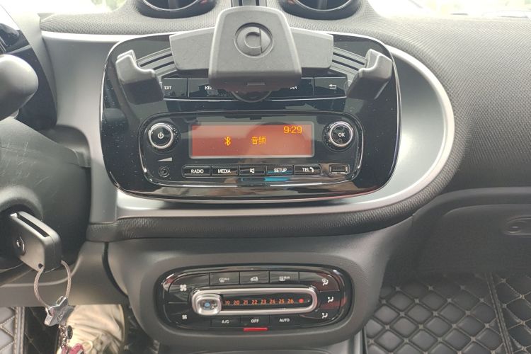 Used smart fortwo 2018 1.0L 52kW Hardtop Passion Edition China V Standard
