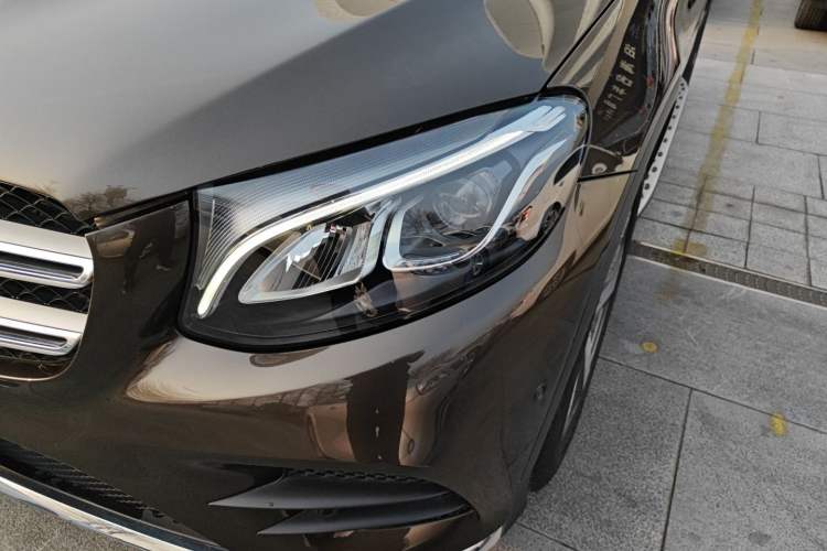 Used Mercedes-Benz GLC 2017 GLC 260 4MATIC Luxury Model
