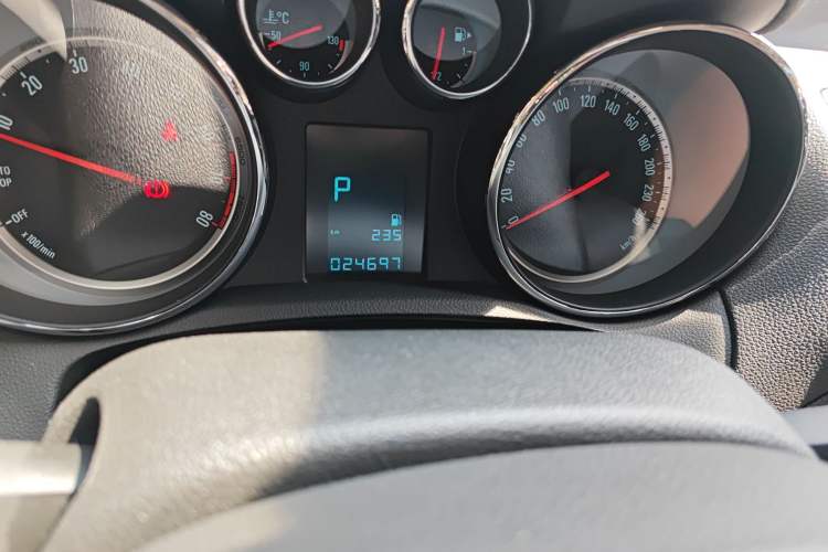 Used Buick Encore 2015 1.4T Automatic Two-Wheel Drive Urban Elite Version
