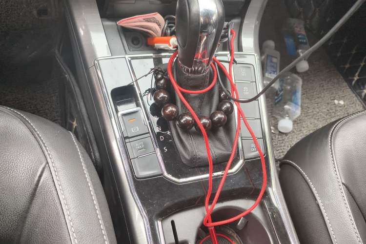 Used Volkswagen Passat 2016 330TSI DSG Luxury Edition Gear Lever