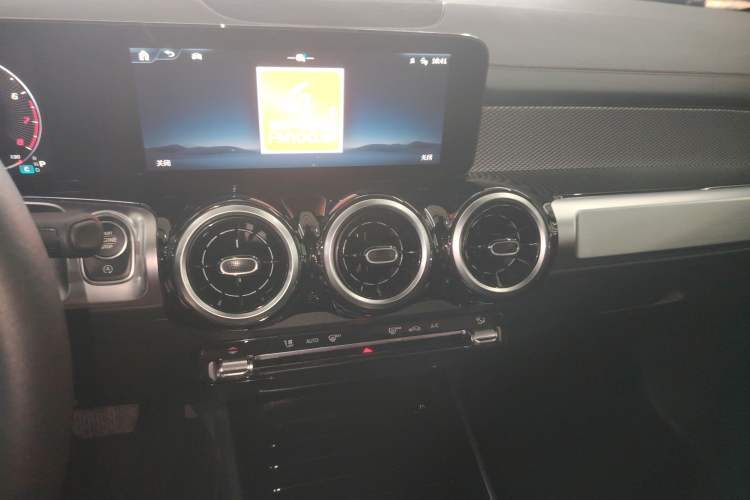 Used Mercedes-Benz GLB 2024-Year Restyled GLB 200 Dynamic Edition
