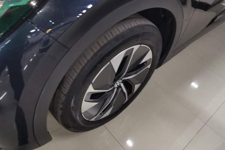 Used Volkswagen ID.4 CROZZ 2024 Pure Edition Limited Edition Left Front Wheel Hub