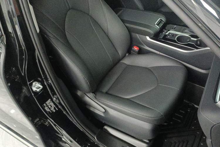 Used Toyota Highlander 2026 Model 2.5L Intelligent Electric Hybrid Dual-Engine Two-Wheel-Drive Elite Edition 5-seater Right Front Seat