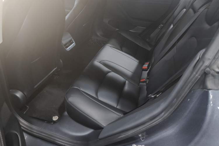 Used Tesla Model 3 2019 Standard Range Rear-Drive Upgraded Version
