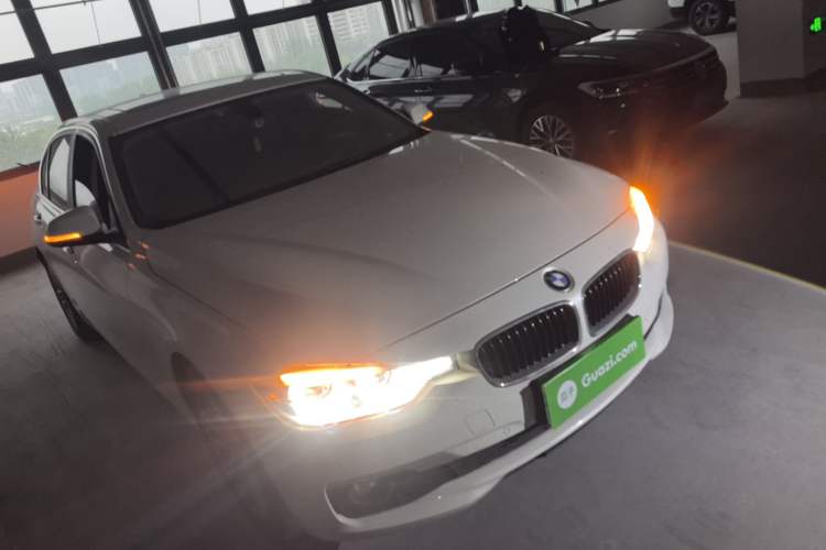 Used BMW 3 Series 2017 320Li Fashion Model Front Right 45 Deg