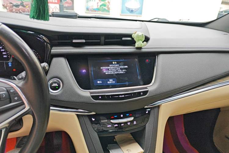 Used Cadillac XT5 2017 Anniversary Edition 28T Four-Wheel Drive Luxury Model
