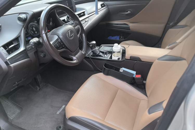 Used Lexus ES 2020 300h Premier Edition Left Front Seat