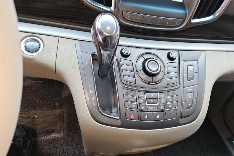 Used Buick GL8 2013 3.0L XT Luxury Business Flagship Edition