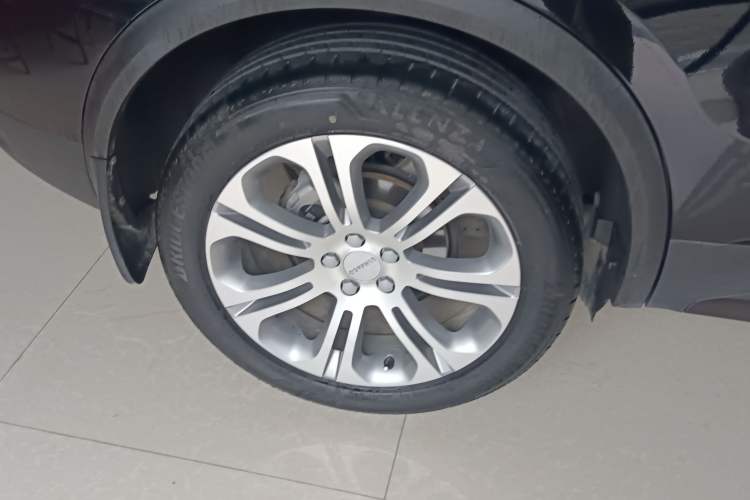 Used Lynk & Co 01 2019 2.0T Two-Wheel-Drive Pro Version China VI Standard Right Rear Wheel Hub