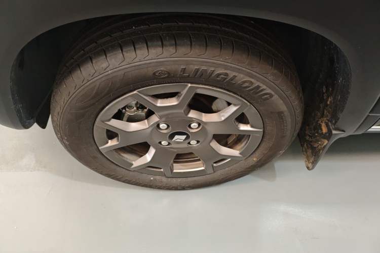 Used Baojun Spark EUV 2025 Flagship Edition 5 Seats Left Front Wheel Hub