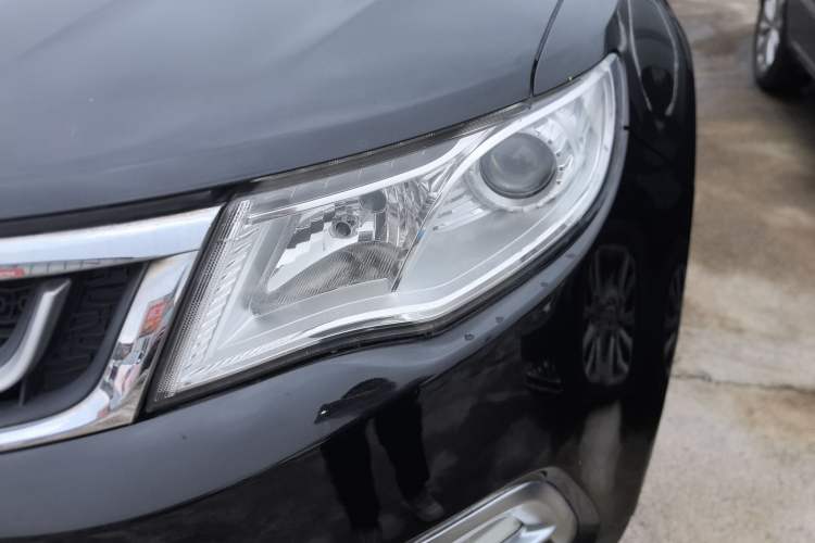 Used Geely Auto Emgrand X7 Sport 2016 2.0L Manual Smart Connect Version