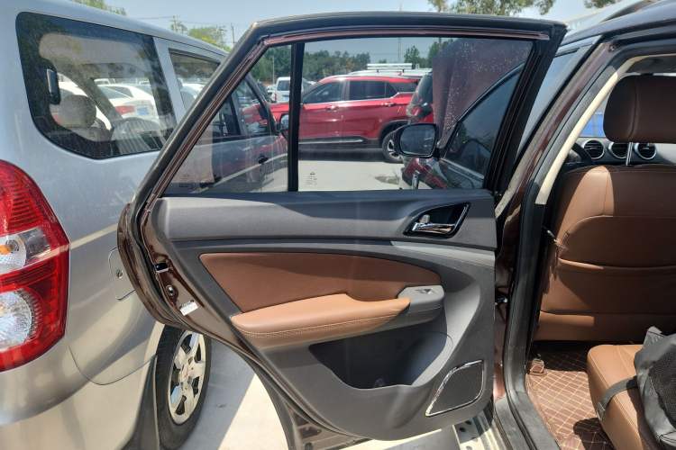 Used BYD S7 2015 2.0T Upgraded Automatic Luxury Version
