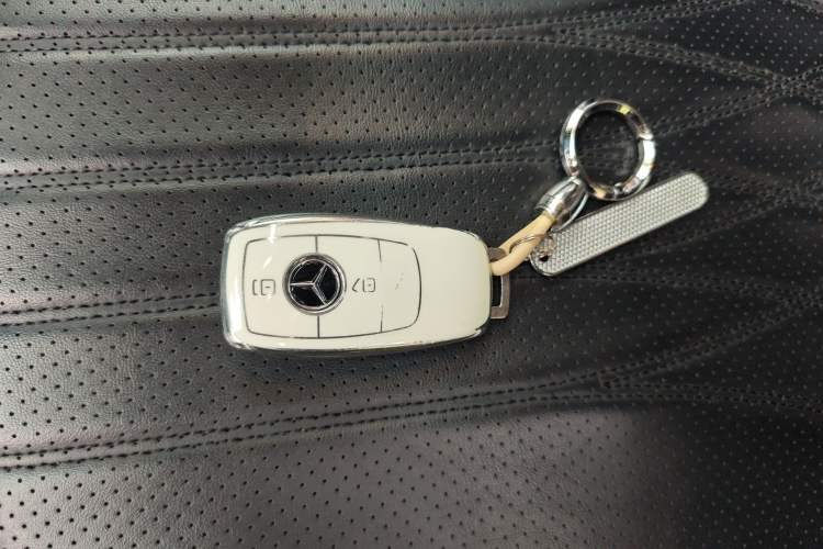 Used Mercedes-Benz E-Class 2018 Facelift E 200 L Sport Edition Vehicle Key