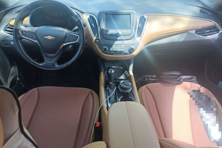 Used Chevrolet Malibu XL 2017 1.5T Automatic Ruichi Edition Center Console