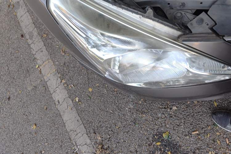 Used Nissan Tiida 2011 1.6L CVT Smart Version Right Front Headlight