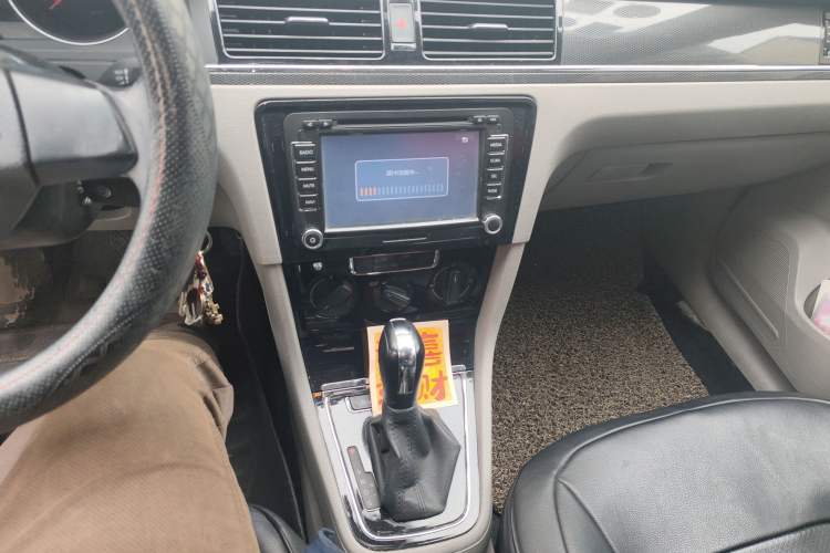 Used Volkswagen Bora 2014 1.6L Automatic Fashion Model