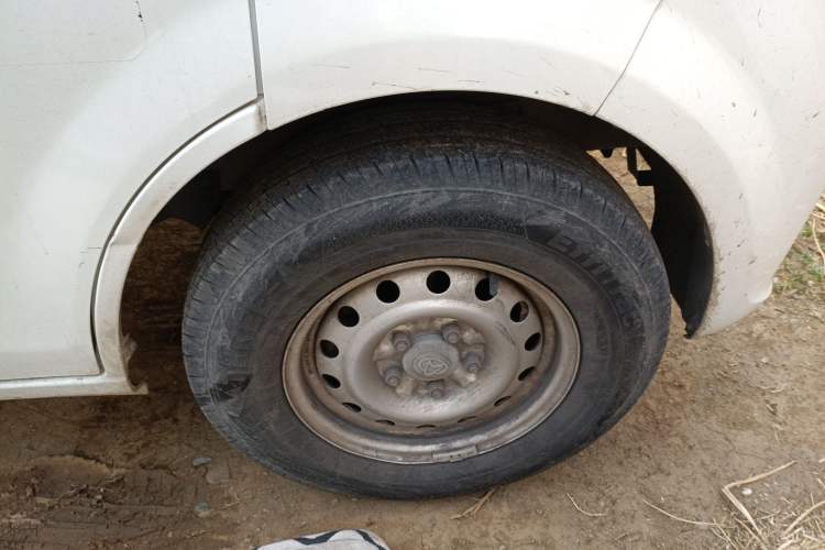 Used CHANGAN KUAYUE Xing V7 EV 2023 250km Dual-Door Smart Enjoyment Version 2 Seats Right Front Wheel Hub